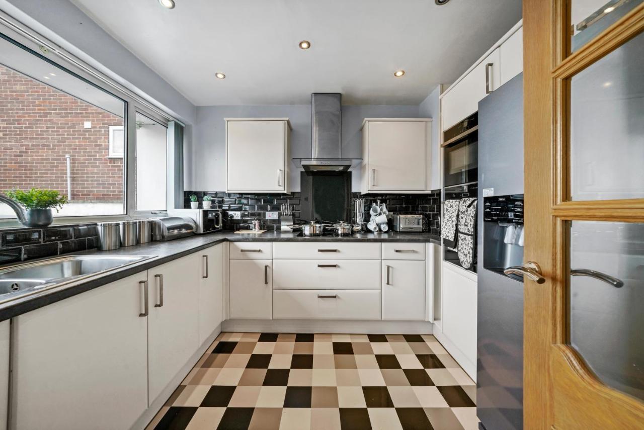 The Stylish Warwick Abode - Balcony - Garden Villa Leek Wootton Exterior foto